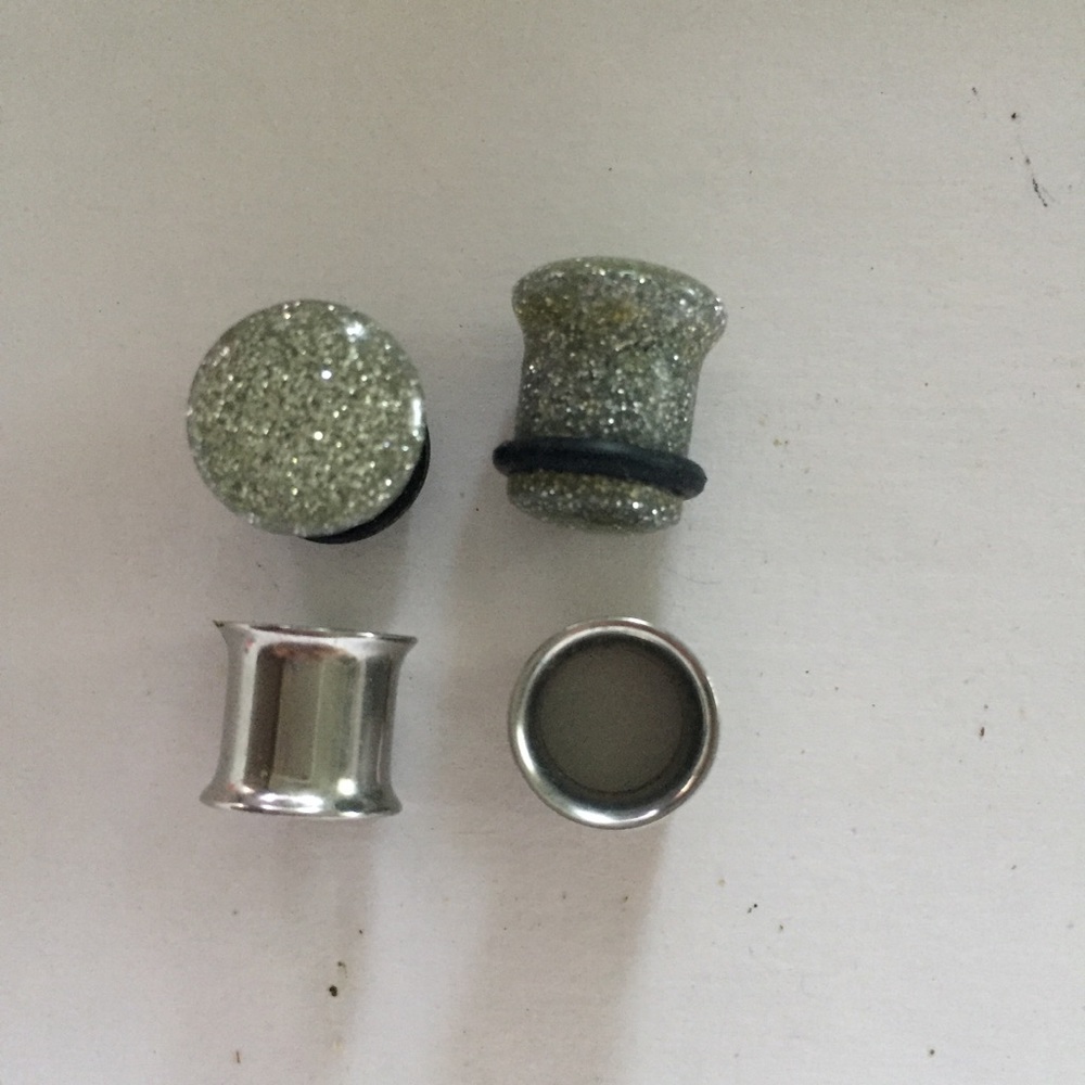 Silver size 0 plugs/tunnels